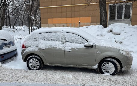 Renault Sandero I, 2014 год, 850 000 рублей, 2 фотография