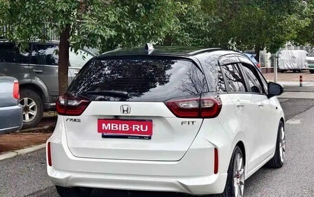 Honda Fit, 2022 год, 1 355 123 рублей, 4 фотография