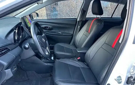 Toyota Yaris XP150 рестайлинг, 2022 год, 1 250 000 рублей, 7 фотография