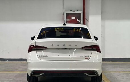 Skoda Octavia IV, 2022 год, 1 800 000 рублей, 6 фотография