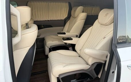 KIA Carnival, 2025 год, 6 359 757 рублей, 12 фотография