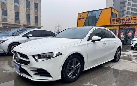 Mercedes-Benz A-Класс, 2021 год, 2 400 000 рублей, 2 фотография