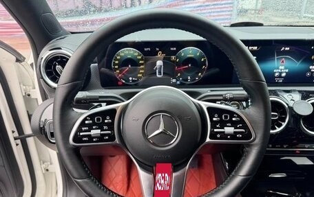 Mercedes-Benz A-Класс, 2021 год, 2 400 000 рублей, 5 фотография