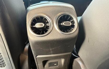 Mercedes-Benz A-Класс, 2021 год, 2 400 000 рублей, 14 фотография