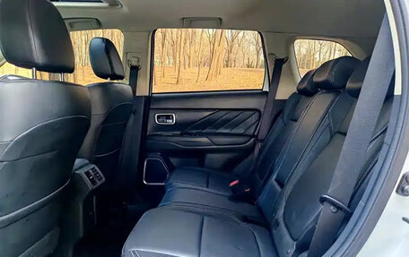 Mitsubishi Outlander III рестайлинг 3, 2022 год, 1 770 004 рублей, 11 фотография