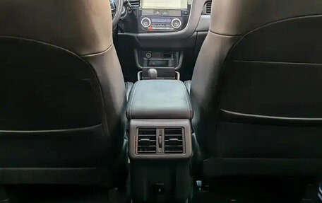 Mitsubishi Outlander III рестайлинг 3, 2022 год, 1 770 004 рублей, 16 фотография