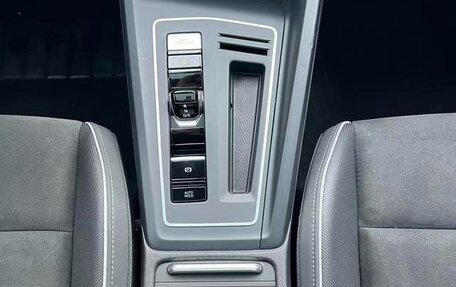 Volkswagen Golf VIII, 2023 год, 1 950 000 рублей, 18 фотография