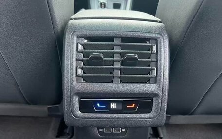 Volkswagen Golf VIII, 2023 год, 1 950 000 рублей, 17 фотография