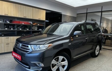 Toyota Highlander III, 2012 год, 2 200 000 рублей, 1 фотография
