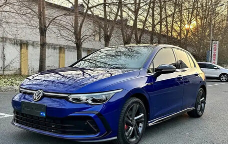 Volkswagen Golf VIII, 2022 год, 1 690 004 рублей, 1 фотография