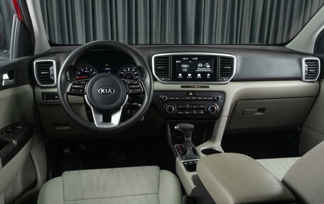 KIA Sportage IV рестайлинг, 2020 год, 2 399 000 рублей, 6 фотография