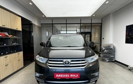 Toyota Highlander III, 2012 год, 2 200 000 рублей, 3 фотография