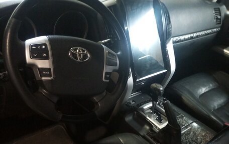 Toyota Land Cruiser 200, 2011 год, 2 300 000 рублей, 3 фотография