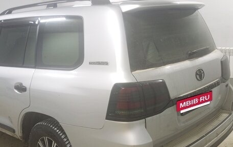 Toyota Land Cruiser 200, 2011 год, 2 300 000 рублей, 6 фотография