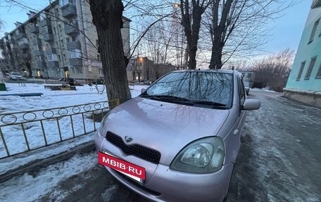 Toyota Vitz, 2000 год, 310 000 рублей, 2 фотография