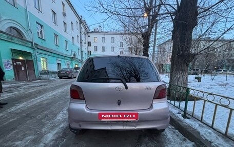 Toyota Vitz, 2000 год, 310 000 рублей, 4 фотография