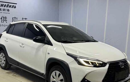 Toyota Yaris XP150 рестайлинг, 2022 год, 1 030 000 рублей, 1 фотография