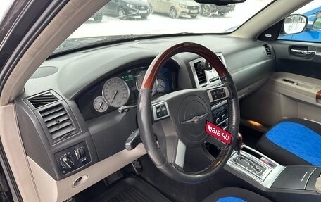 Chrysler 300C II, 2007 год, 1 200 000 рублей, 10 фотография