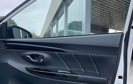 Toyota Yaris XP150 рестайлинг, 2022 год, 1 045 000 рублей, 13 фотография