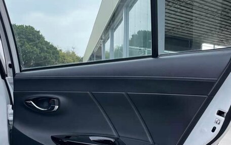 Toyota Yaris XP150 рестайлинг, 2022 год, 1 045 000 рублей, 14 фотография