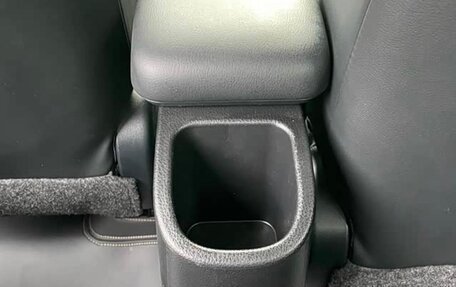 Toyota Yaris XP150 рестайлинг, 2022 год, 1 045 000 рублей, 17 фотография