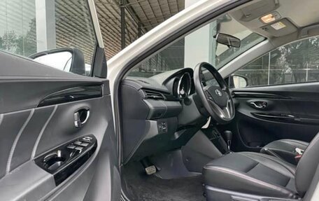 Toyota Yaris XP150 рестайлинг, 2022 год, 1 045 000 рублей, 8 фотография