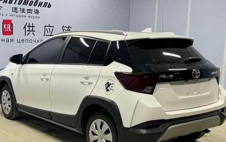 Toyota Yaris XP150 рестайлинг, 2022 год, 1 030 000 рублей, 4 фотография