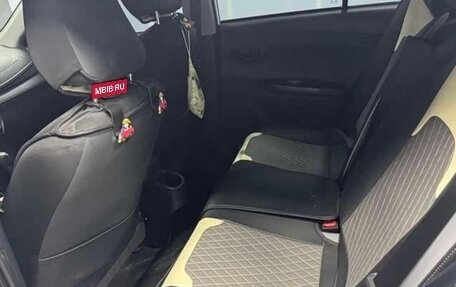 Toyota Yaris XP150 рестайлинг, 2022 год, 1 030 000 рублей, 10 фотография