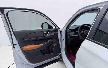 Honda Vezel, 2023 год, 1 740 000 рублей, 18 фотография