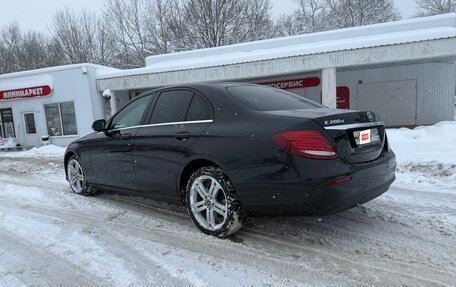 Mercedes-Benz E-Класс, 2019 год, 2 500 000 рублей, 10 фотография