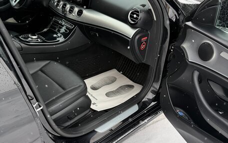 Mercedes-Benz E-Класс, 2019 год, 2 500 000 рублей, 1 фотография