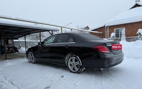 Mercedes-Benz E-Класс, 2019 год, 2 500 000 рублей, 6 фотография