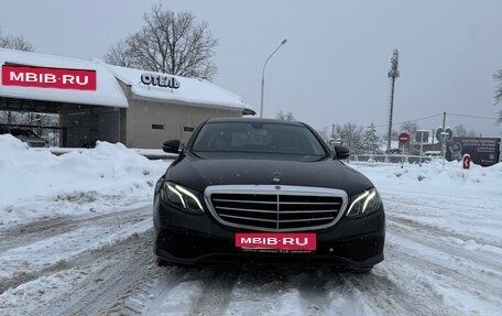 Mercedes-Benz E-Класс, 2019 год, 2 500 000 рублей, 5 фотография