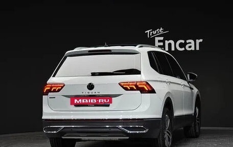 Volkswagen Tiguan II, 2022 год, 2 457 030 рублей, 3 фотография