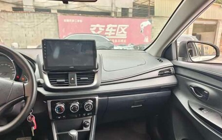 Toyota Yaris XP150 рестайлинг, 2022 год, 1 080 000 рублей, 16 фотография