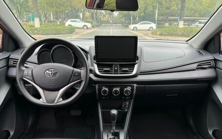 Toyota Yaris XP150 рестайлинг, 2022 год, 1 340 000 рублей, 5 фотография