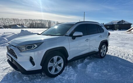 Toyota RAV4, 2020 год, 4 200 000 рублей, 11 фотография