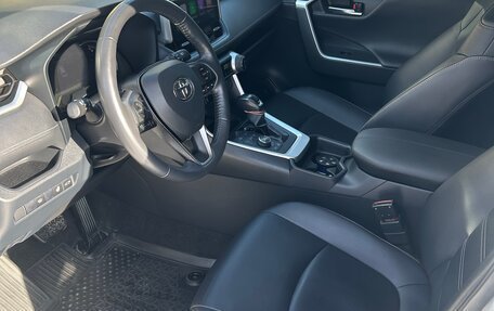 Toyota RAV4, 2020 год, 4 200 000 рублей, 12 фотография