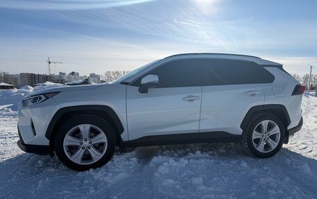 Toyota RAV4, 2020 год, 4 200 000 рублей, 20 фотография