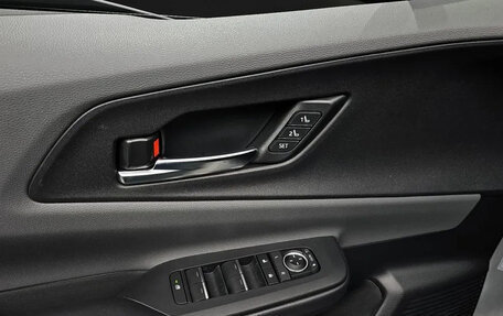 Toyota Prius IV XW50, 2025 год, 4 589 098 рублей, 17 фотография