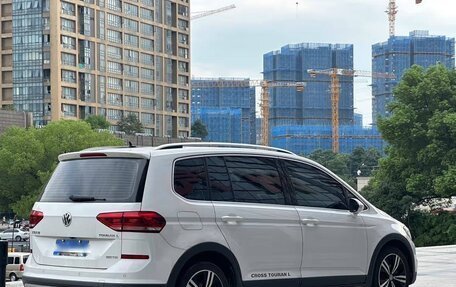 Volkswagen Touran III, 2023 год, 2 086 069 рублей, 3 фотография