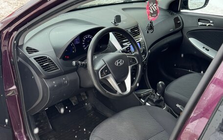 Hyundai Solaris II рестайлинг, 2013 год, 780 000 рублей, 5 фотография