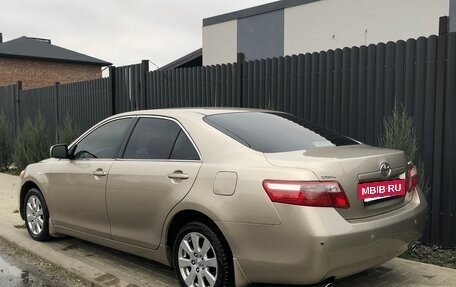 Toyota Camry, 2007 год, 865 000 рублей, 2 фотография