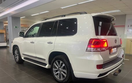Toyota Land Cruiser 200, 2016 год, 7 150 000 рублей, 4 фотография