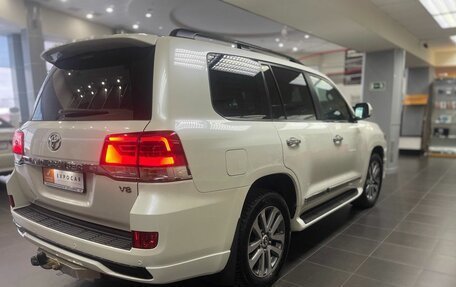 Toyota Land Cruiser 200, 2016 год, 7 150 000 рублей, 6 фотография