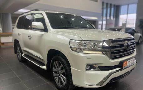 Toyota Land Cruiser 200, 2016 год, 7 150 000 рублей, 7 фотография