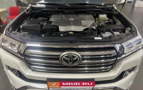 Toyota Land Cruiser 200, 2016 год, 7 150 000 рублей, 19 фотография