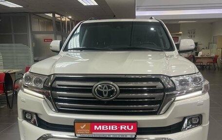 Toyota Land Cruiser 200, 2016 год, 7 150 000 рублей, 8 фотография