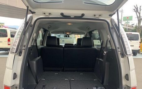 Toyota ISis I, 2016 год, 1 174 000 рублей, 9 фотография