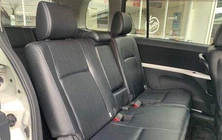 Toyota ISis I, 2016 год, 1 174 000 рублей, 18 фотография